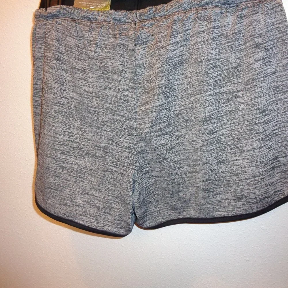 TEK Gear Women's Active Shorts Size Medium NWT  Mid Rise